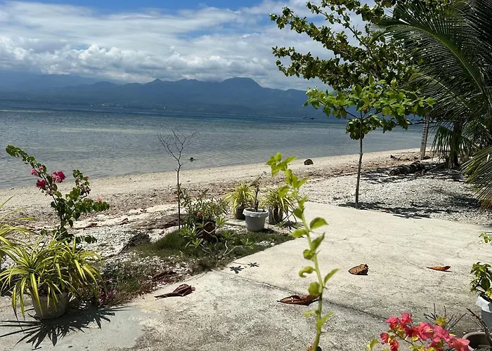 Joy O Hoy Beachfront House *